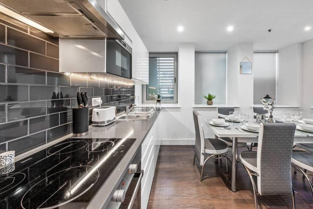 Sleep 7 20 Mins From London Waterloo Bp65 Apartment Bagian luar foto