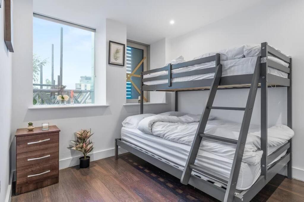 Sleep 7 20 Mins From London Waterloo Bp65 Apartment Bagian luar foto
