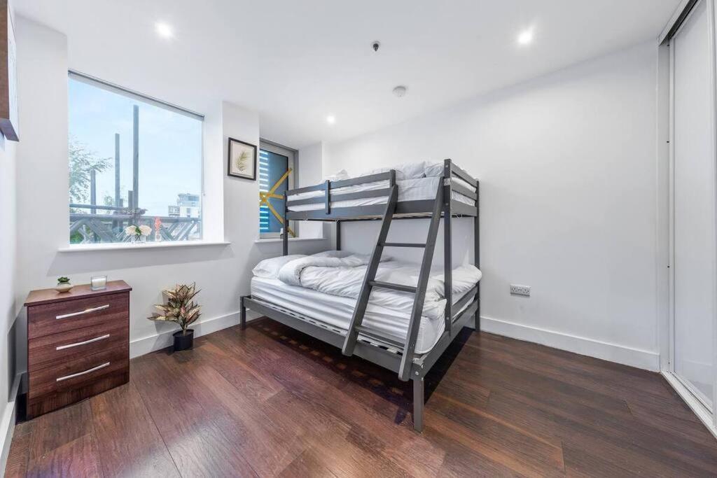 Sleep 7 20 Mins From London Waterloo Bp65 Apartment Bagian luar foto