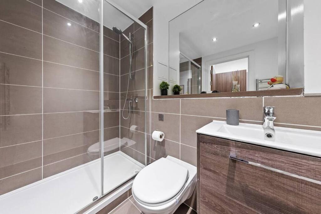 Sleep 7 20 Mins From London Waterloo Bp65 Apartment Bagian luar foto